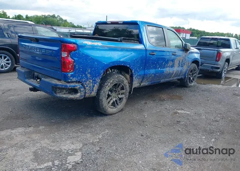 2022 Chevrolet Silverado 1500 4Wd Short Bed Custom z USA, uszkodzony, nr VIN 1GCPDBEKXNZ527992